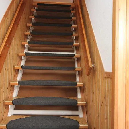 Ferienhaeuschen Hinz * Wustrow (Fischland)